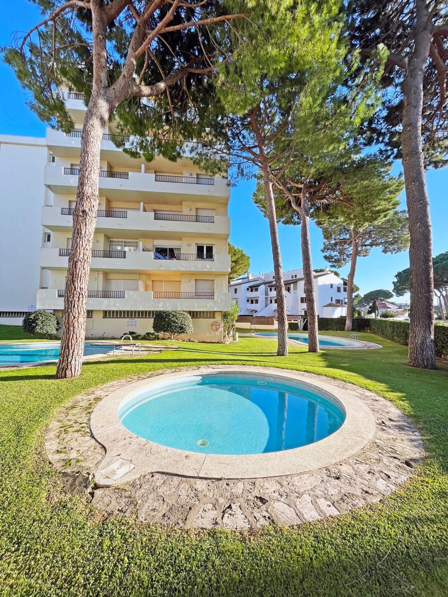 Apartamento En La Escala Con Piscina Y Parking L'Escala Exterior foto